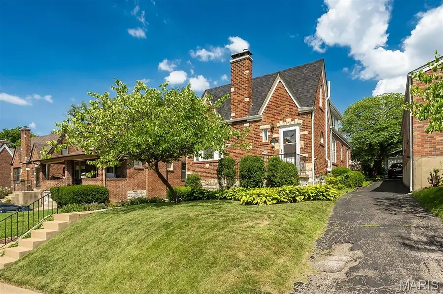 1724 Mccready Avenue, Saint Louis, MO 63117 - #3