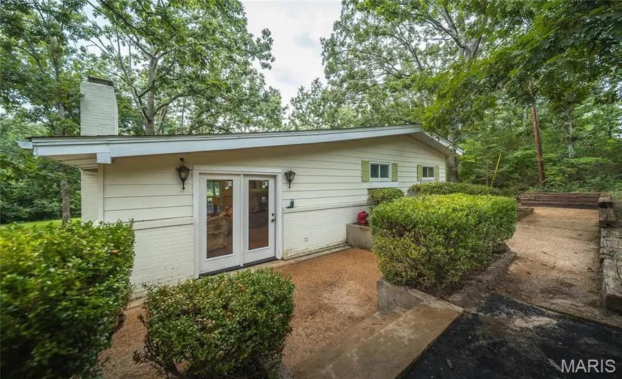 805 Cochise Ih Drive, Cuba, MO 65453 - #2