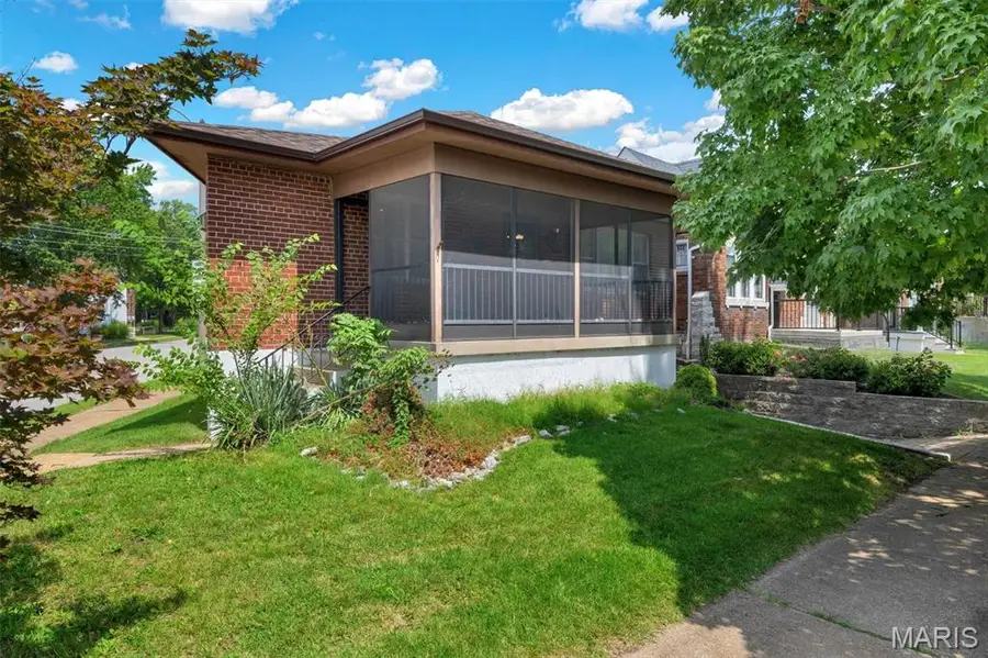 5451 Murdoch Avenue, Saint Louis, MO 63109 - #3