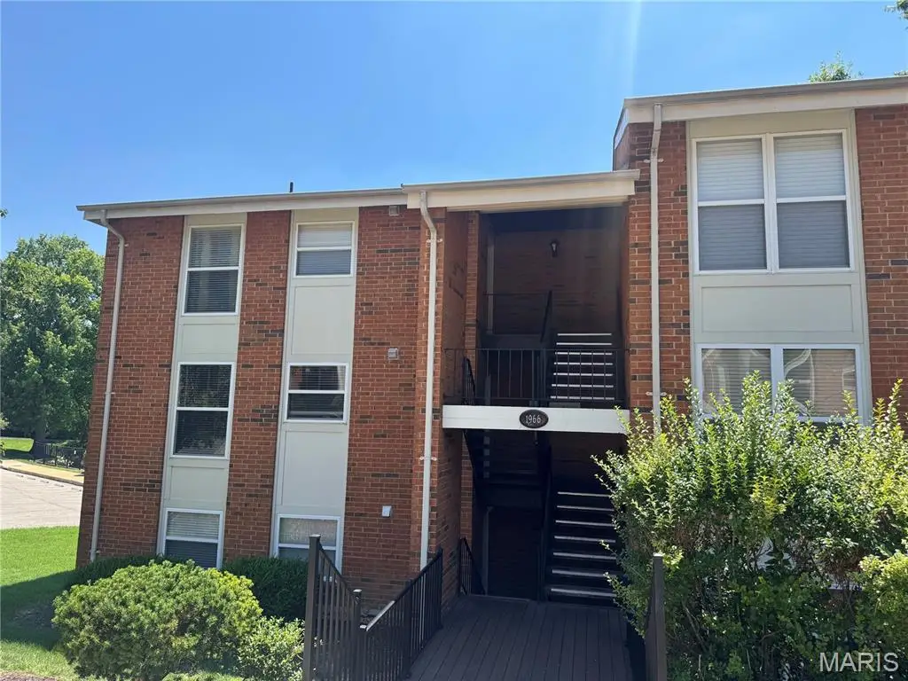 1966 Hunting Lake Court #201, Kirkwood, MO 63122 - #1