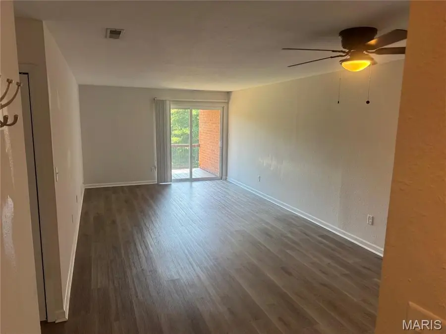 1966 Hunting Lake Court #201, Kirkwood, MO 63122 - #3
