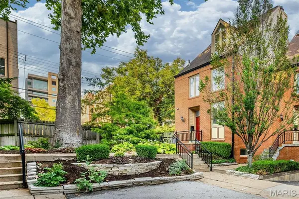 114 W Pine Place #7, St Louis, MO 63108