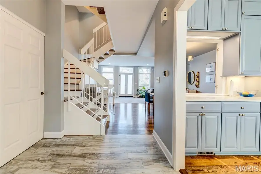114 W Pine Place #7, Saint Louis, MO 63108 - #3