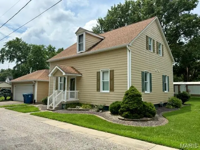 605 Munster Street, Germantown, IL 62245 - #2