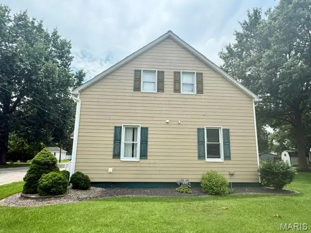 605 Munster Street, Germantown, IL 62245 - #3