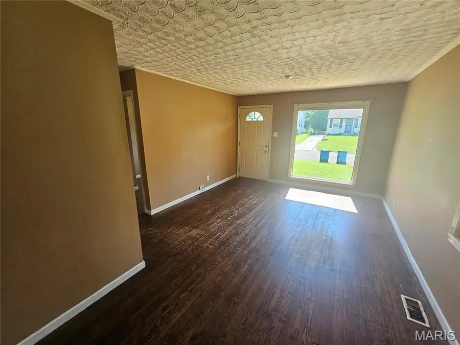 10308 Galloway Drive, Saint Louis, MO 63137 - #2