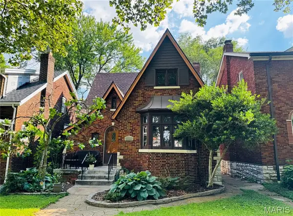 4144 Holly Hills Boulevard, St Louis, MO 63116