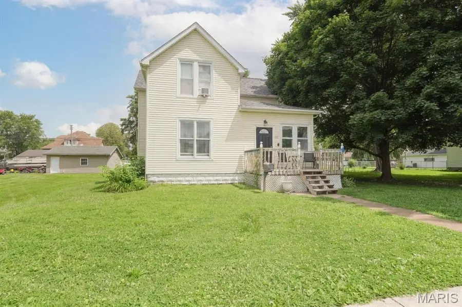111 W 4th North Street, Mount Olive, IL 62069 - #2