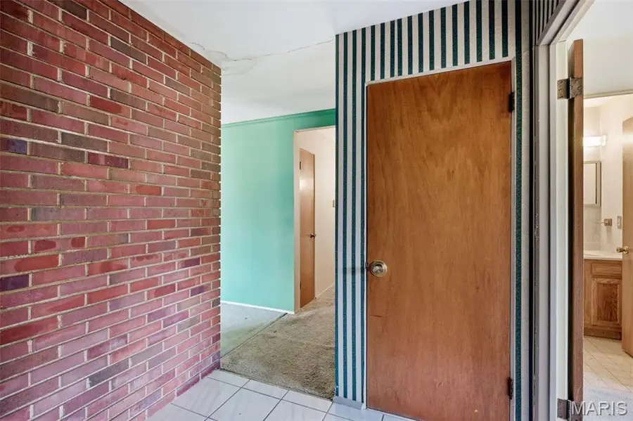 1552 Rathford Drive, Saint Louis, MO 63146 - #3