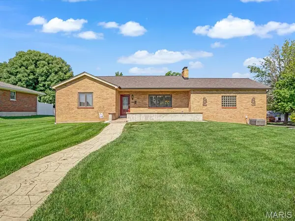 719 Waterloo Drive, Waterloo, IL 62298