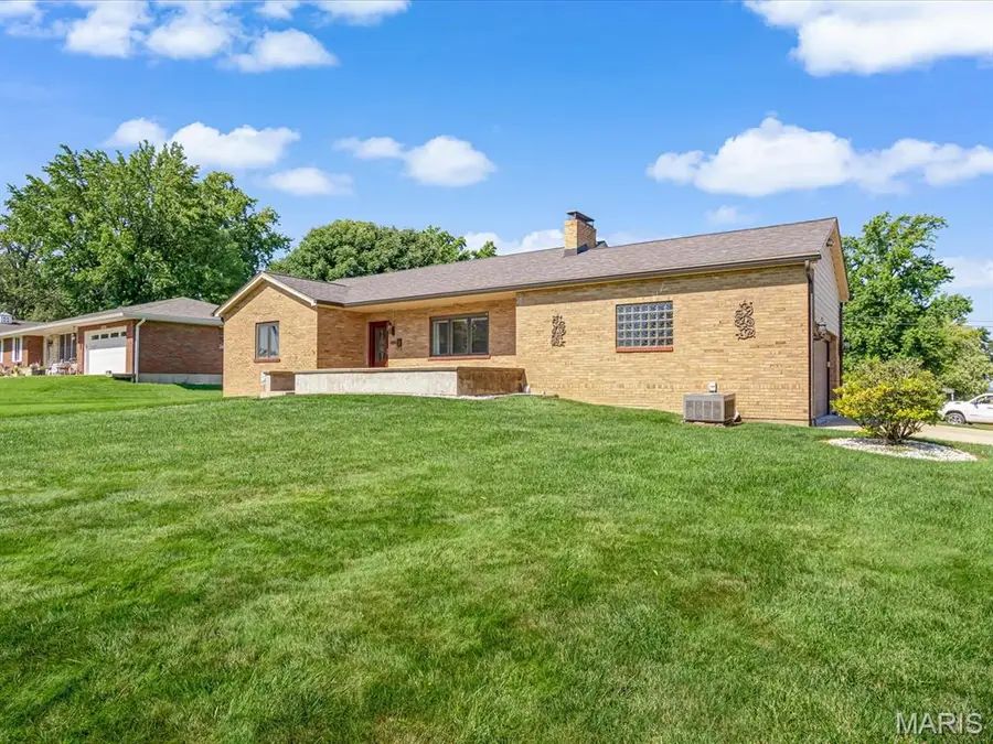 719 Waterloo Drive, Waterloo, IL 62298 - #2