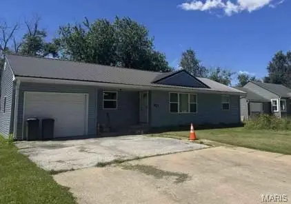 108 W Lakeview Avenue, Centralia, MO 65240