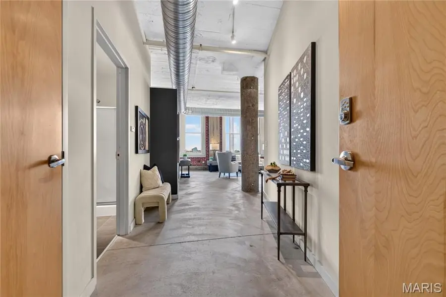 1627 Locust Street #705, Saint Louis, MO 63103 - #2