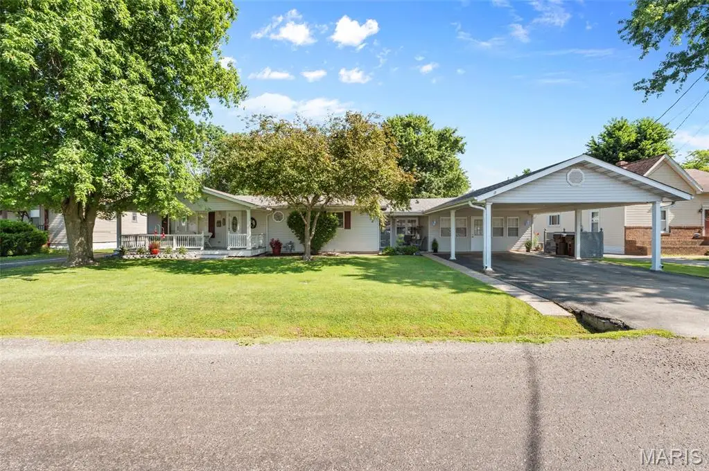 723 Bunker Hill Road, Staunton, IL 62088 - #1