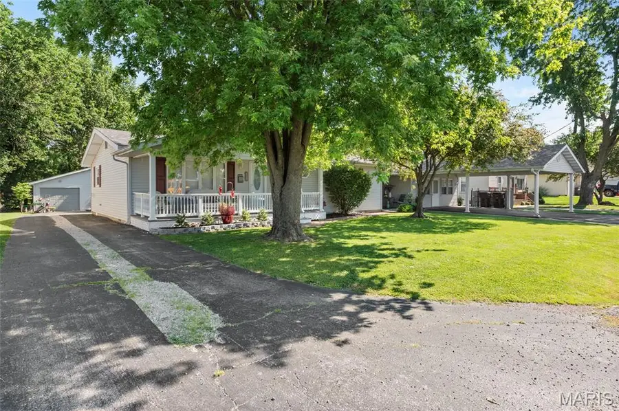 723 Bunker Hill Road, Staunton, IL 62088 - #2