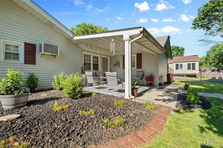 723 Bunker Hill Road, Staunton, IL 62088 - #3