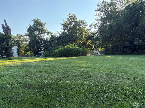 209 Sunset Drive, Bethalto, IL 62010