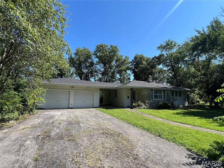 715 Susan Esther, Benton, IL 62812 - #3