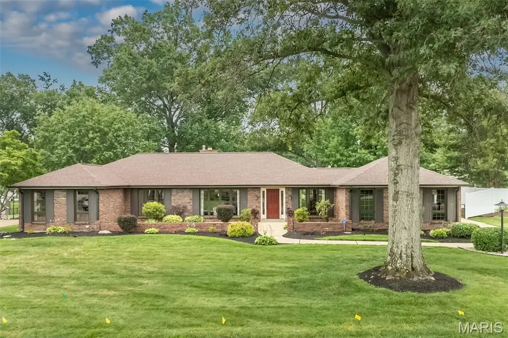 12050 Charwick Drive, Saint Louis, MO 63128 - #1