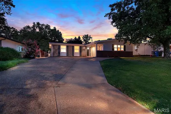2944 Chevron Drive, St Louis, MO 63125