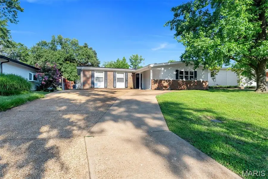 2944 Chevron Drive, Saint Louis, MO 63125 - #2