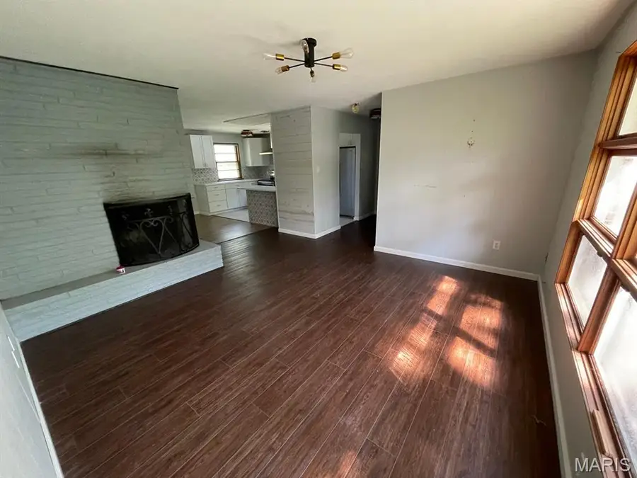 2131 Hill Crest Drive, Highland, IL 62249 - #3