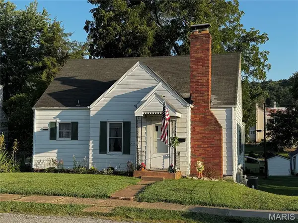 1211 N Carolina Street, Louisiana, MO 63353