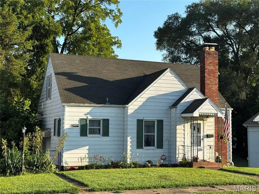 1211 N Carolina Street, Louisiana, MO 63353 - #2