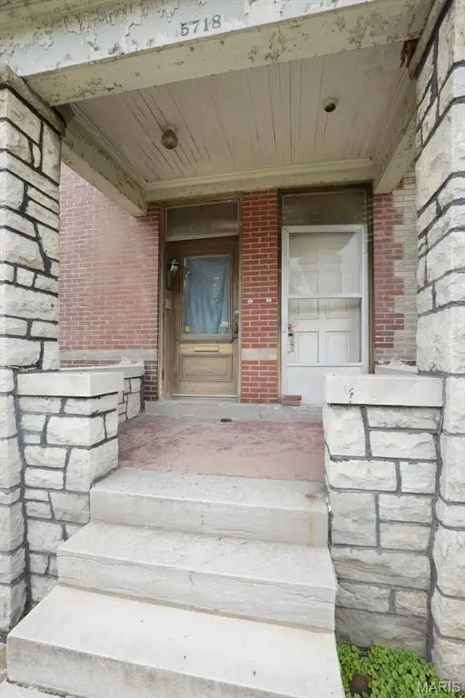 5718 Etzel Avenue, Saint Louis, MO 63112 - #2