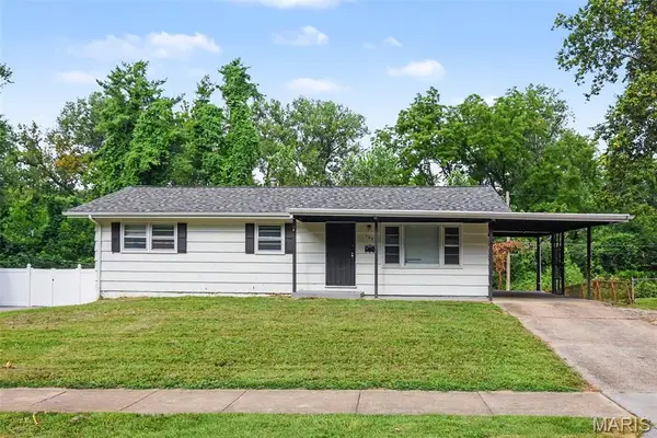 137 Forestwood Drive, Ferguson, MO 63135