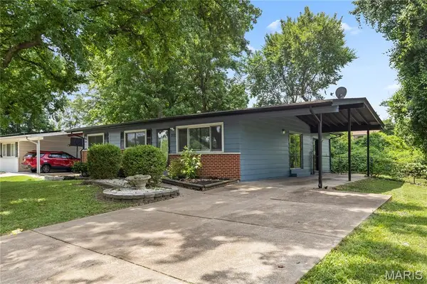 2025 Thunderbird Avenue, Florissant, MO 63033