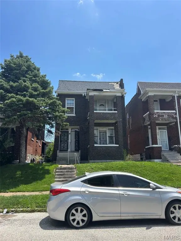 3632 N Taylor Avenue, St Louis, MO 63115