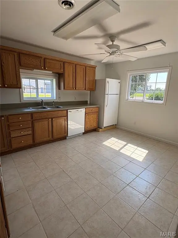 24 N Lincoln Avenue, Bethalto, IL 62010 - #2