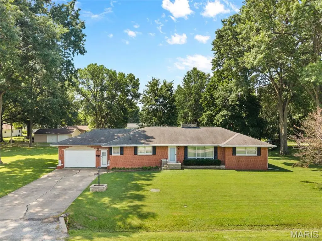606 E 2nd South Street, Mount Olive, IL 62069 - #1