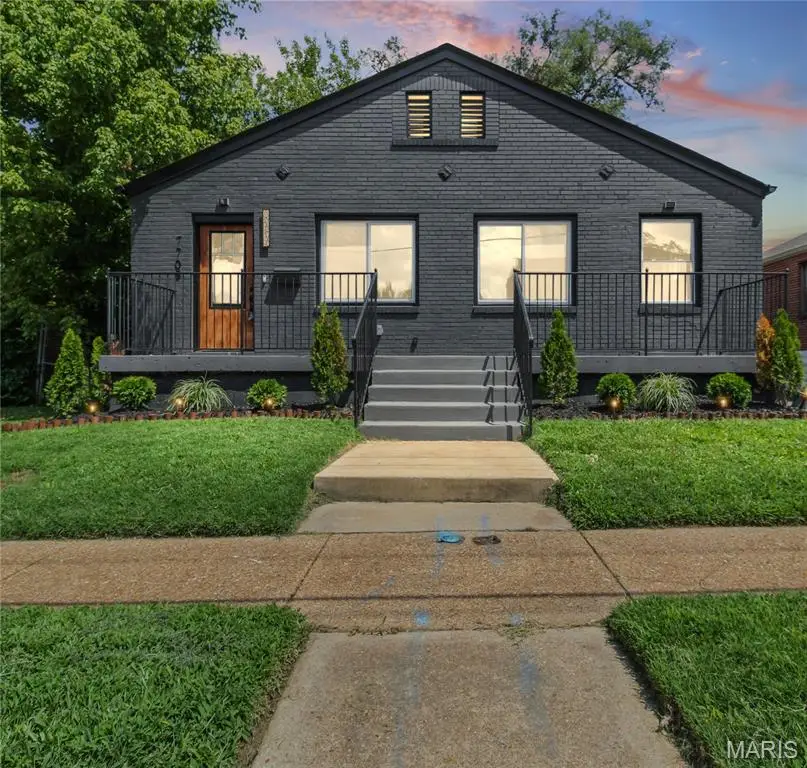 7705 W Bruno Avenue, Richmond Heights, MO 63117 - #1