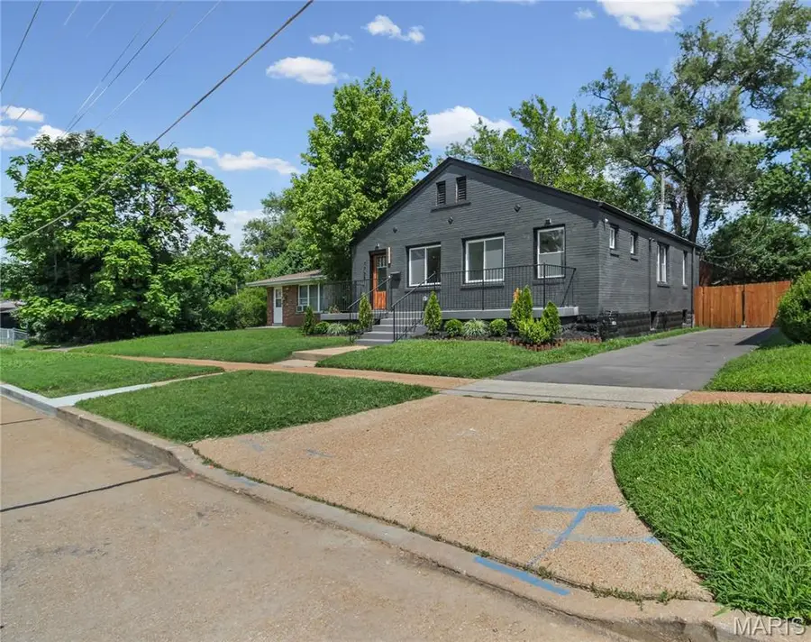 7705 W Bruno Avenue, Richmond Heights, MO 63117 - #3