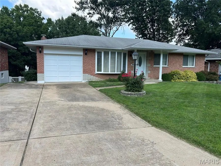 9820 Vera Cruz Drive, Saint Louis, MO 63126 - #2