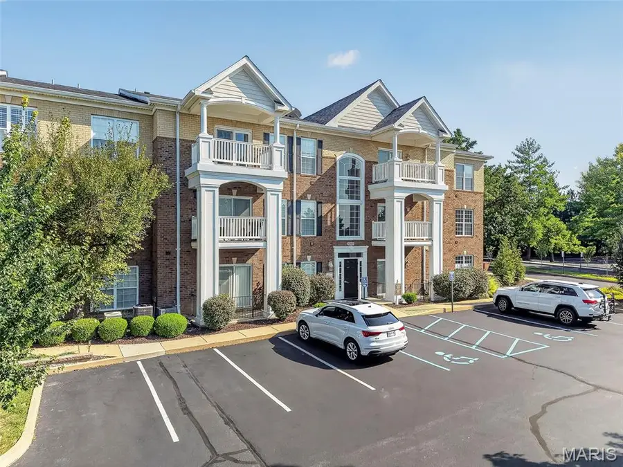 13101 Mill Crossing Court #201, Creve Coeur, MO 63141 - #3