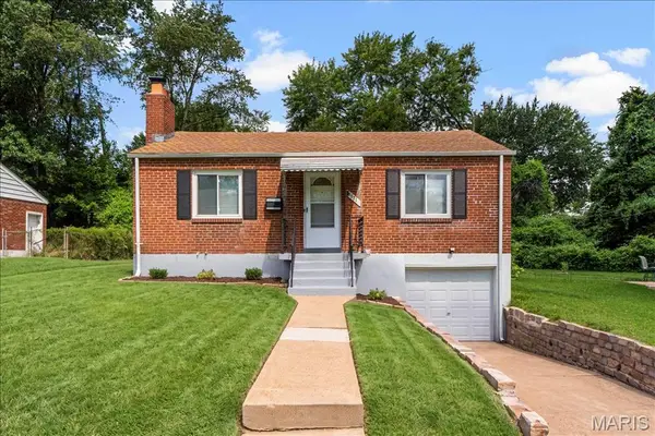 8871 Granada Place, St Louis, MO 63136
