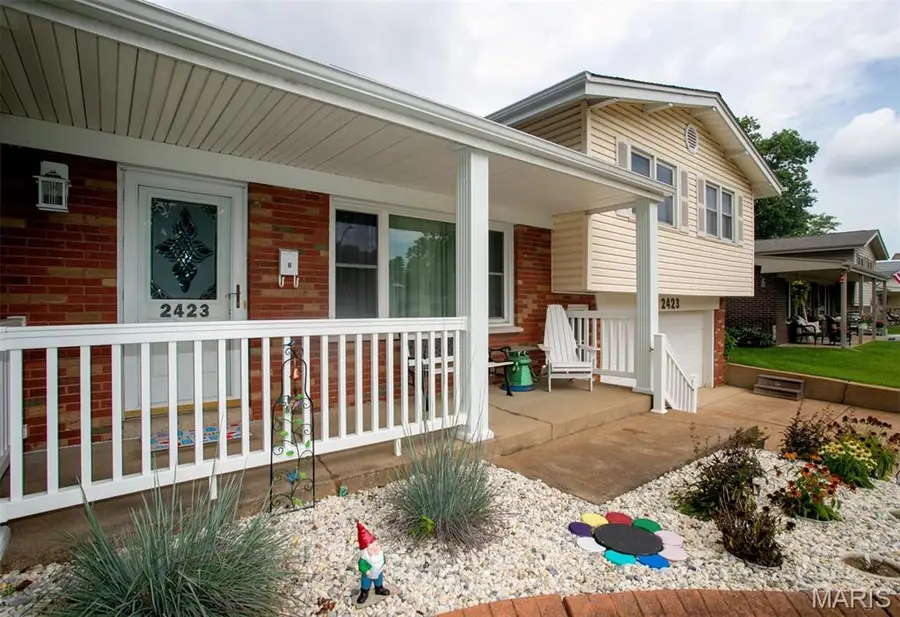 2423 Chaucer Avenue, Overland, MO 63114 - #3