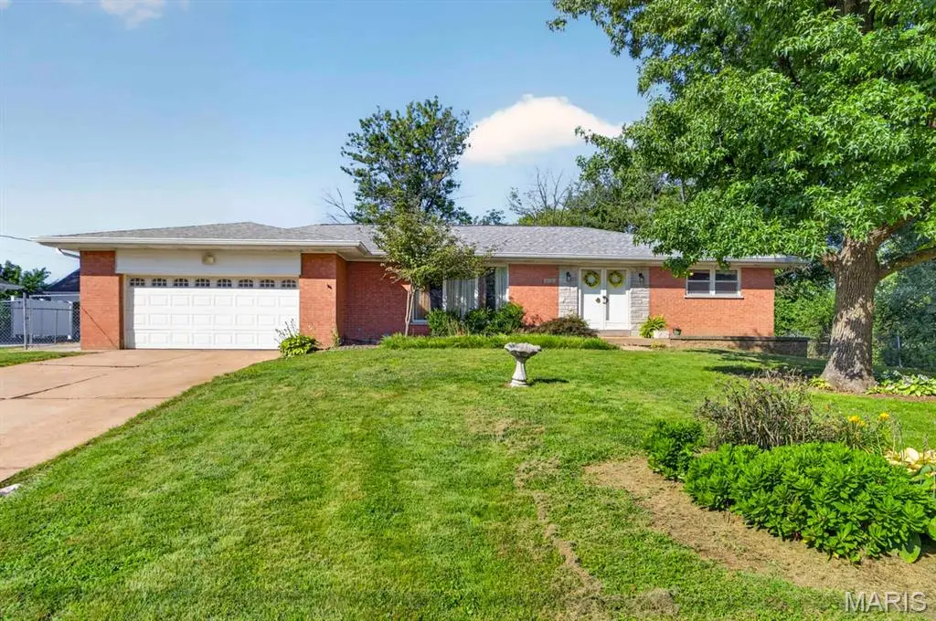 4956 Theiss Road, Saint Louis, MO 63128 - #1