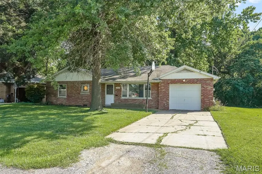 6104 W Washington Street, Belleville, IL 62223 - #2