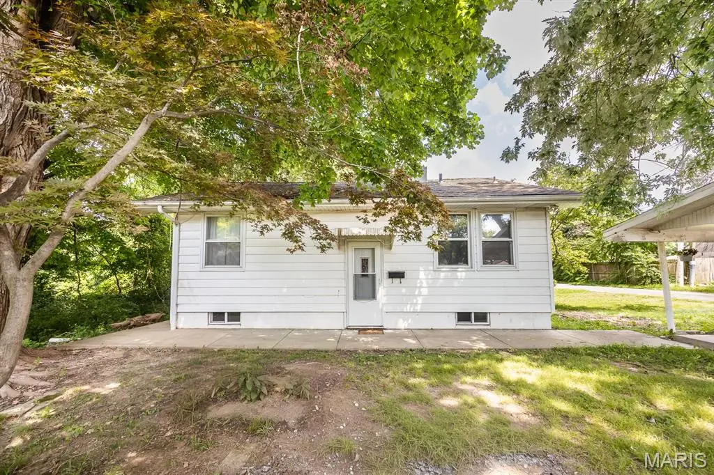100 N 79th Street, Belleville, IL 62223 - #1