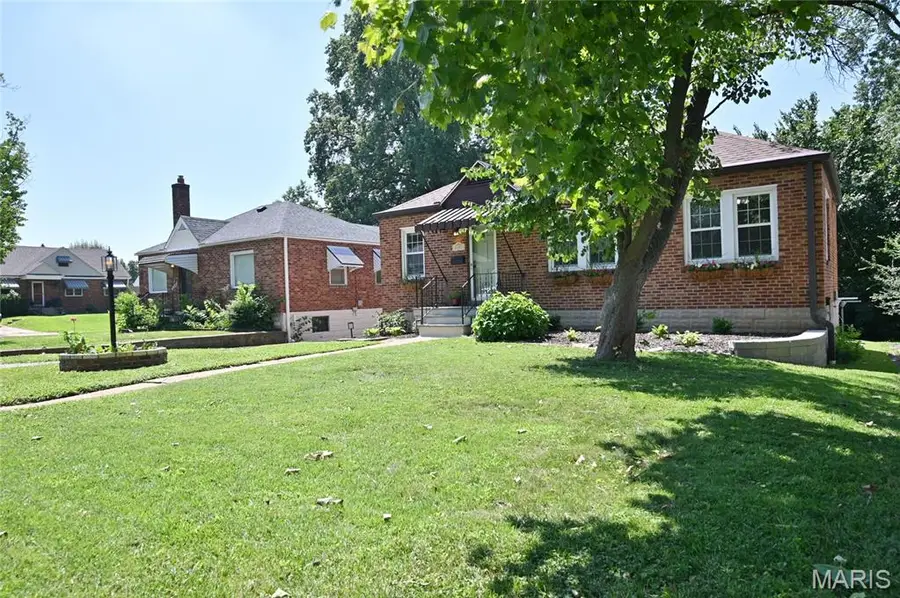 6208 Bixby Avenue, Affton, MO 63123 - #3