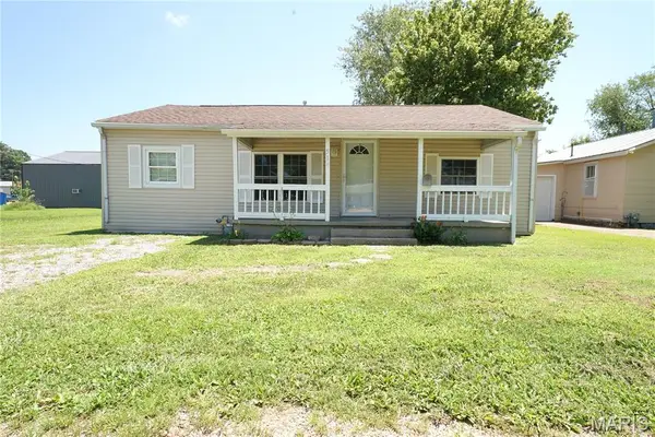 514 W Elk St, Dexter, MO 63841