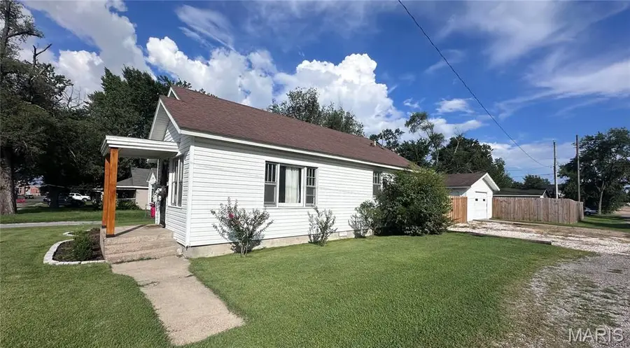 803 E Kathleen Street, Sikeston, MO 63801 - #3