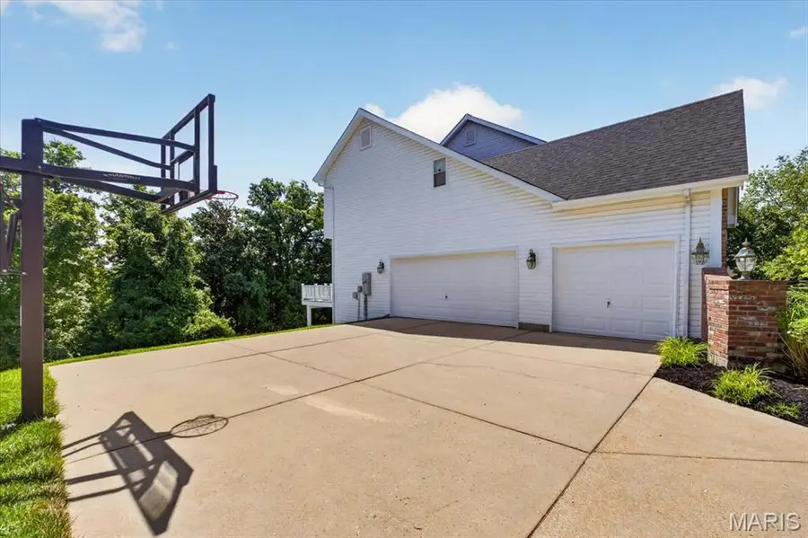 9326 Caddyshack Circle, Saint Louis, MO 63127 - #3