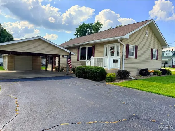 908 Staunton Rd Road, Gillespie, IL 62033