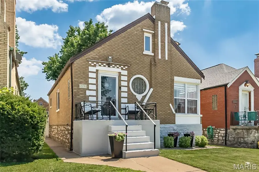 5742 Tholozan Avenue, Saint Louis, MO 63109 - #2