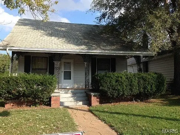 2018 N 3rd Street, St Charles, MO 63301